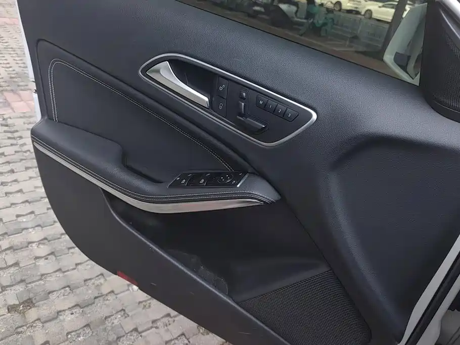 Mercedes-Benz GLA — миниатюра 7