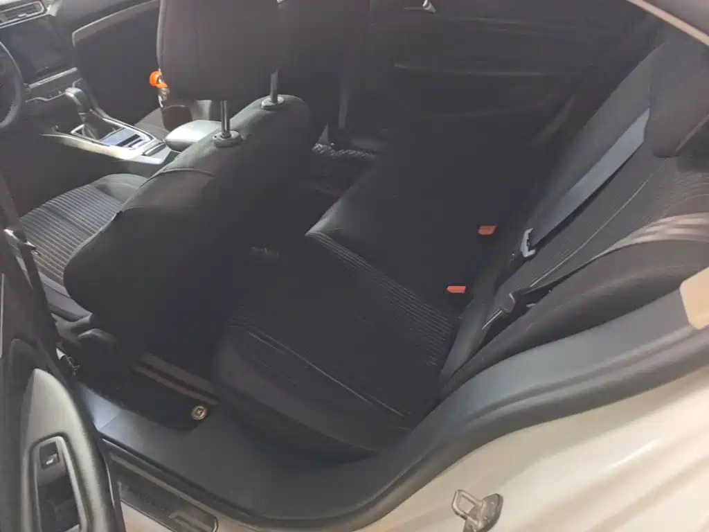 Peugeot 408 — миниатюра 17