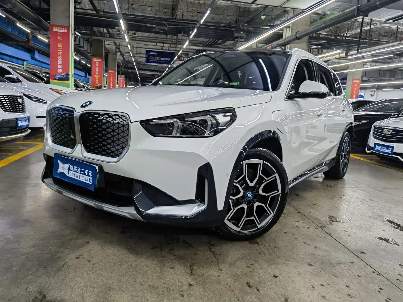 宝马iX1 2025款 xDrive30L X设计套装 2025