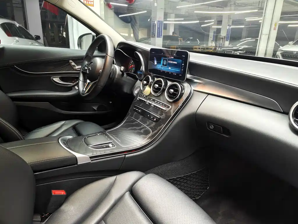 Mercedes-Benz C-Class — миниатюра 10