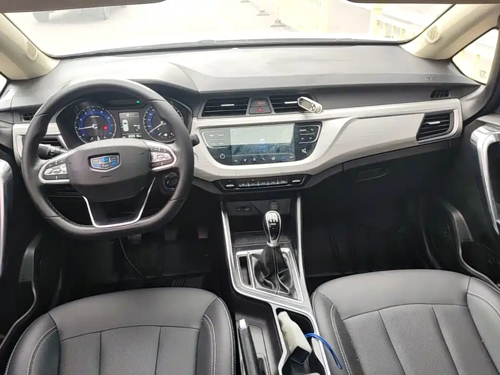 Geely Vision X3 — миниатюра 10