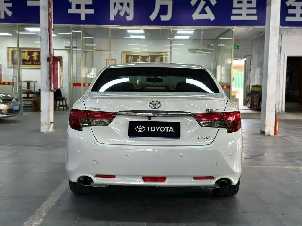 Toyota Reiz — миниатюра 8