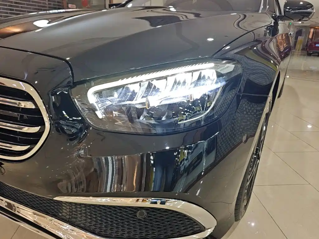Mercedes-Benz E-Class (Import) — миниатюра 24