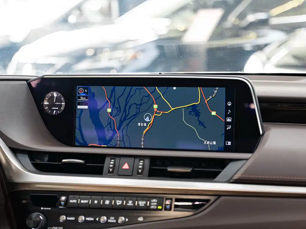 Lexus ES — миниатюра 16