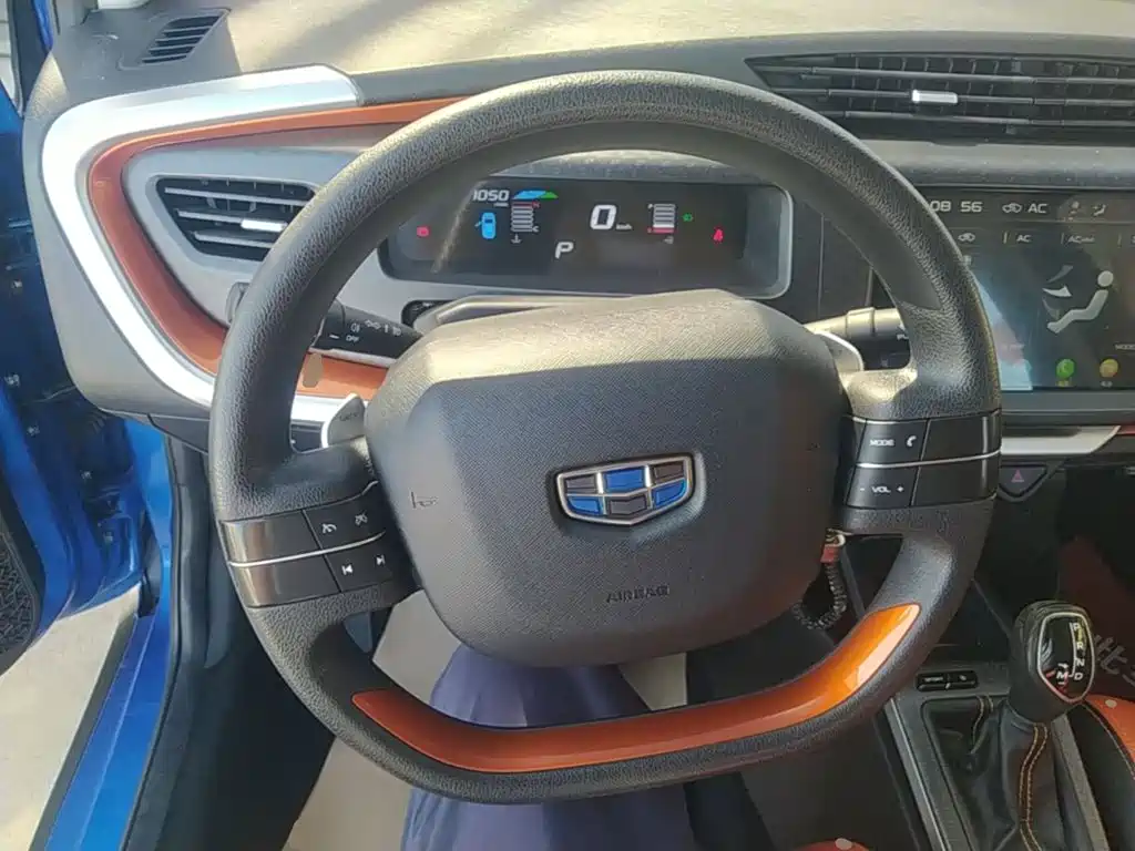 Geely Vision X1 — миниатюра 11