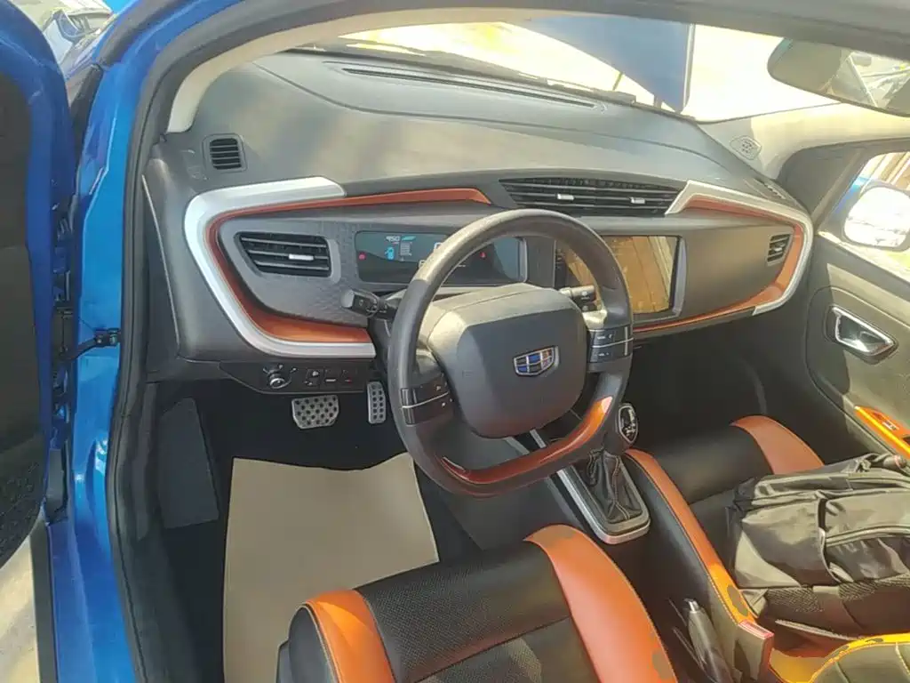 Geely Vision X1 — миниатюра 10