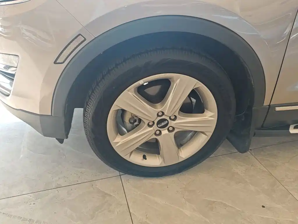 Lincoln MKC — миниатюра 23