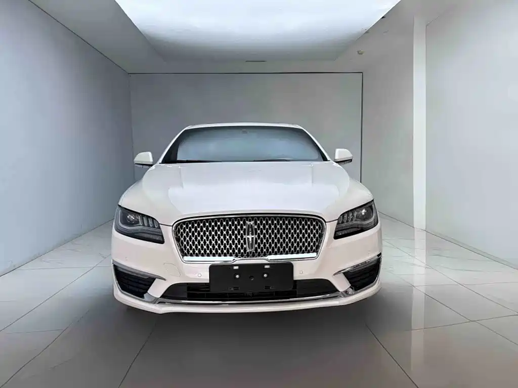 Lincoln MKZ — миниатюра 2