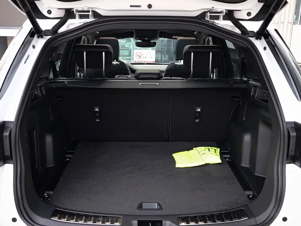 Land Rover Discovery Sport — миниатюра 27