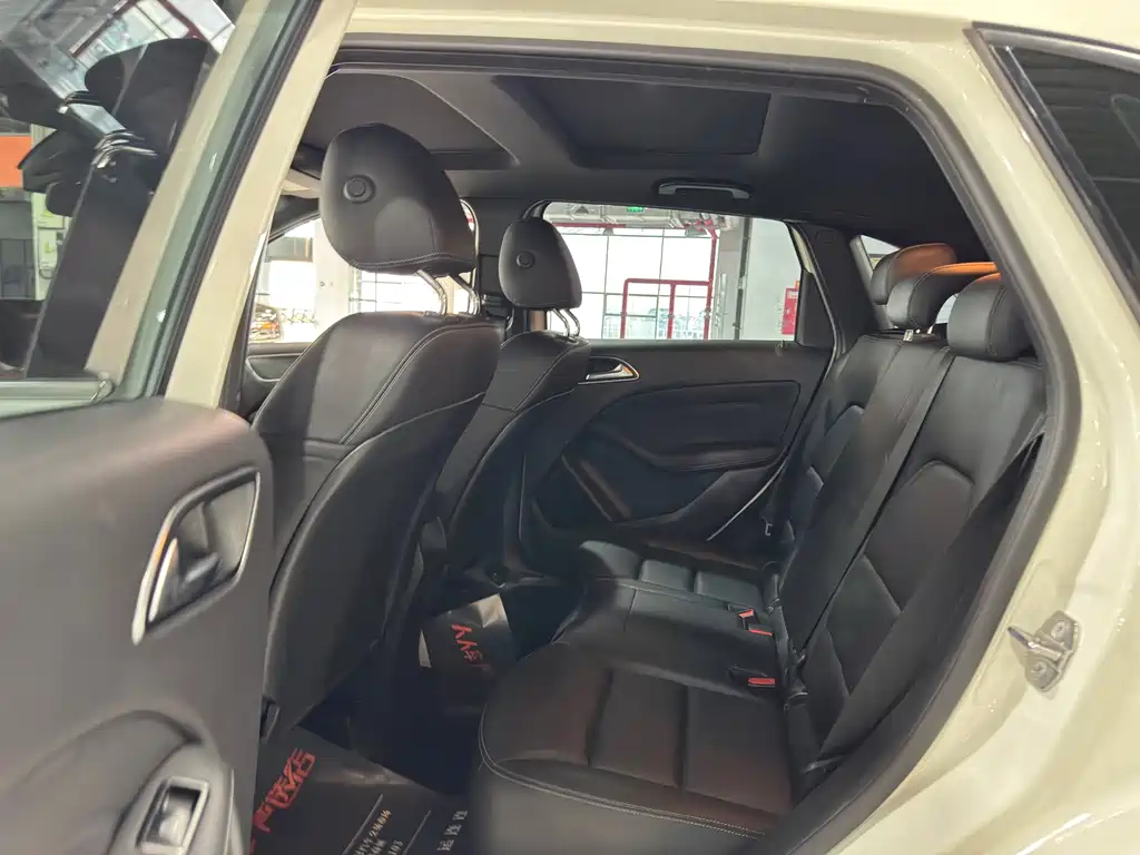 Mercedes-Benz B-Class — миниатюра 8
