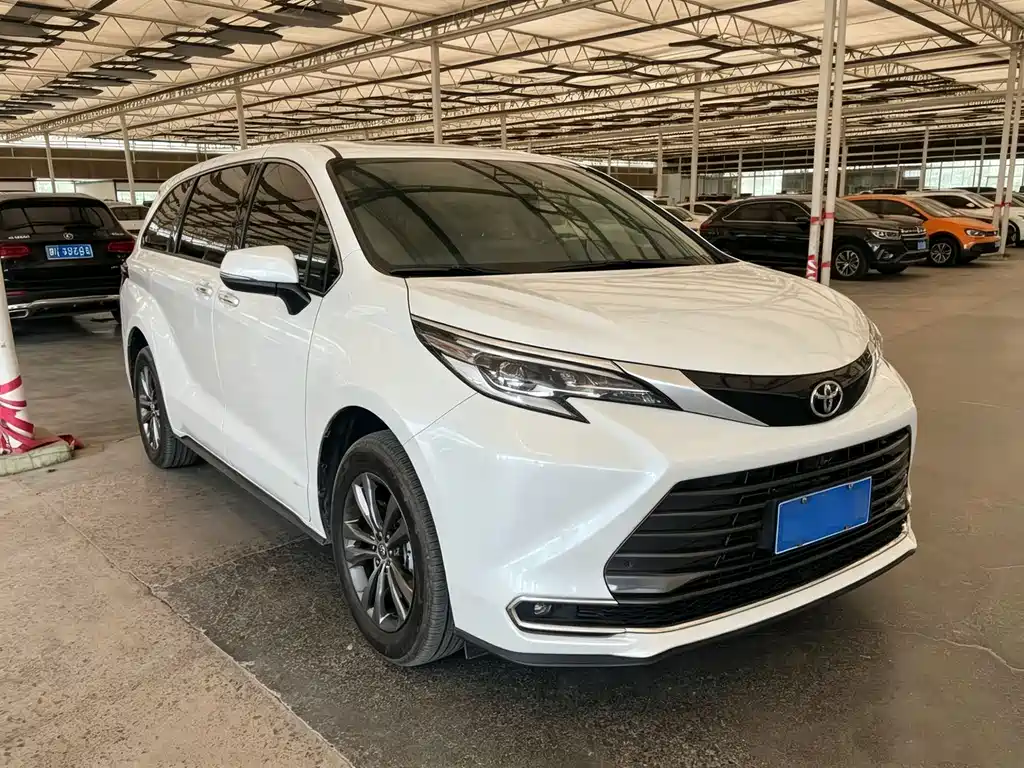Toyota Sienna 2026 2.5L Luxury