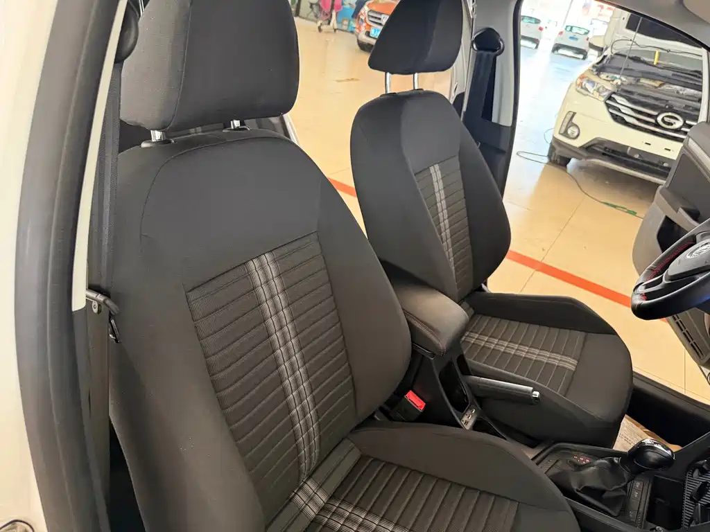 Volkswagen Lavida — миниатюра 27