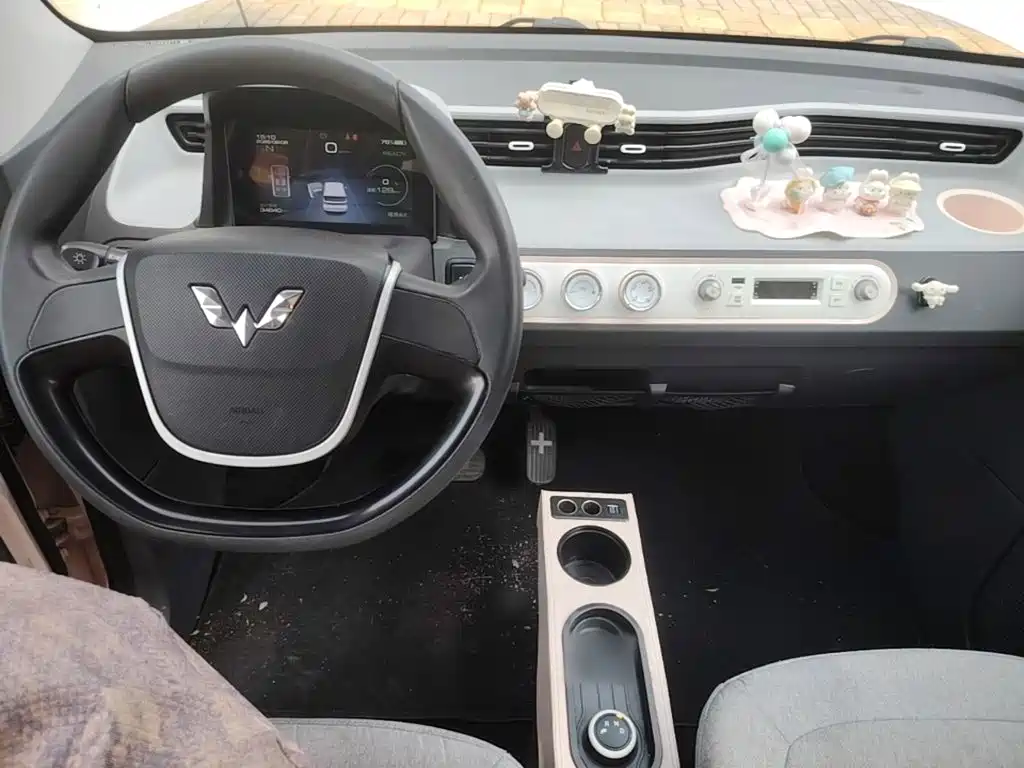 Wuling MINIEV — миниатюра 10