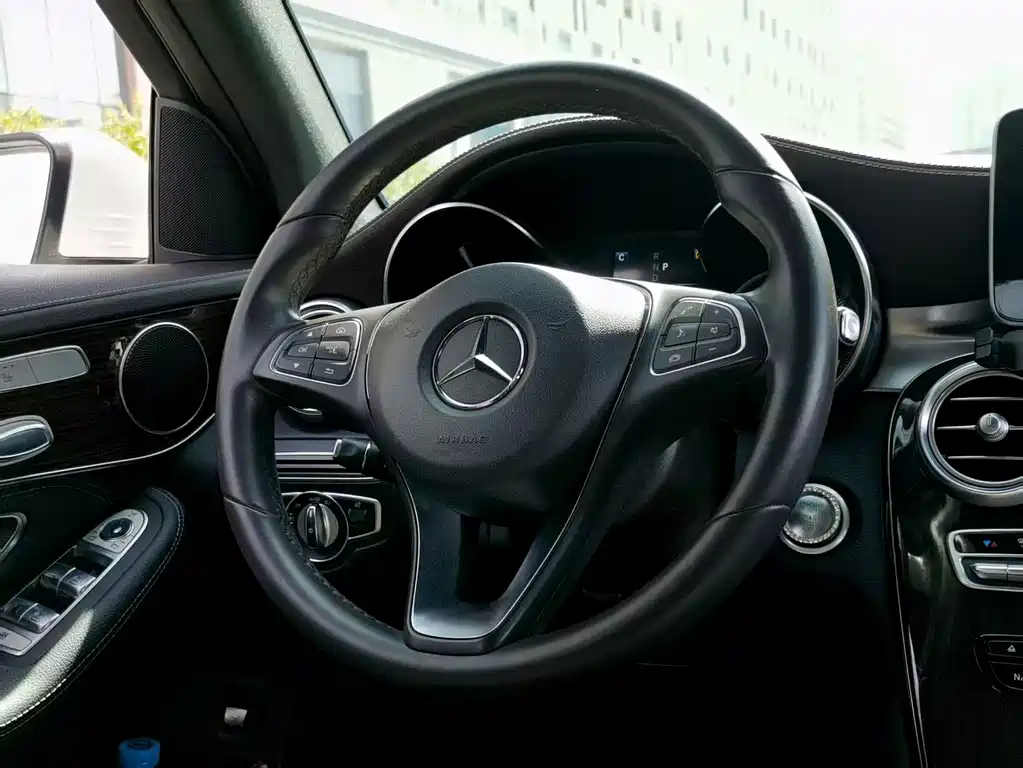 Mercedes-Benz GLC — миниатюра 12