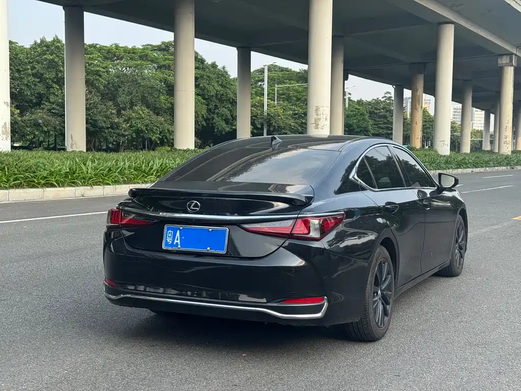 Lexus ES — миниатюра 3