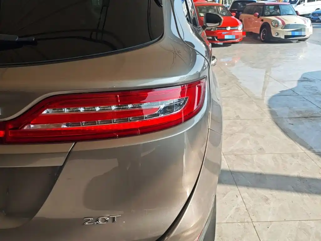 Lincoln MKC — миниатюра 8
