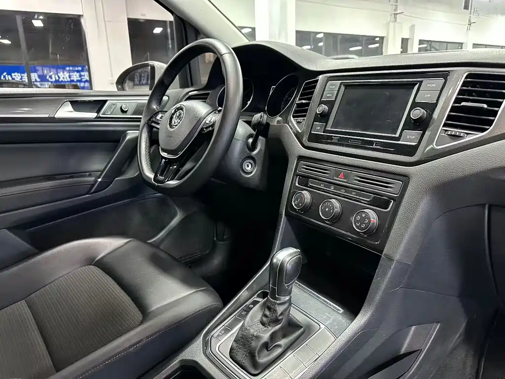 Volkswagen Golf Sportsvan — миниатюра 4