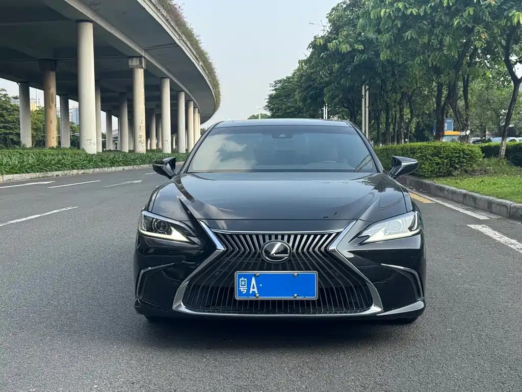 Lexus ES — миниатюра 2