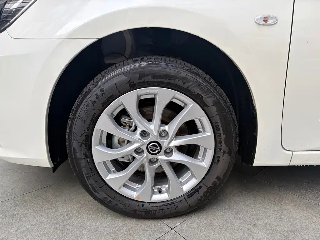 Nissan Sylphy — миниатюра 4
