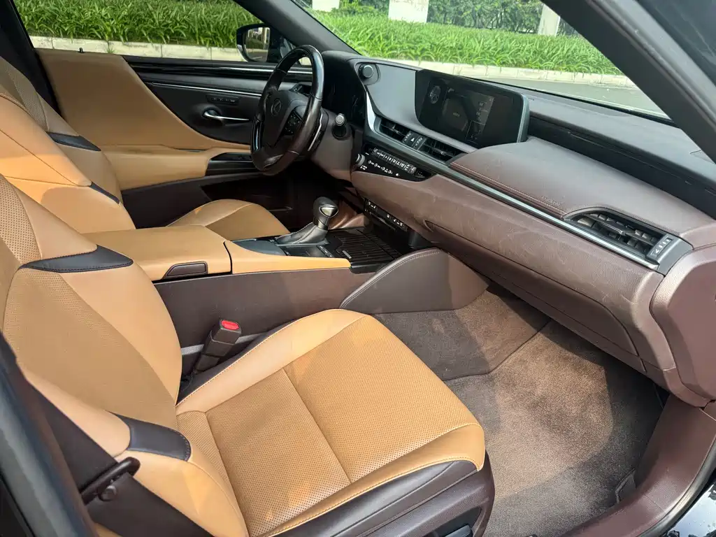 Lexus ES — миниатюра 6
