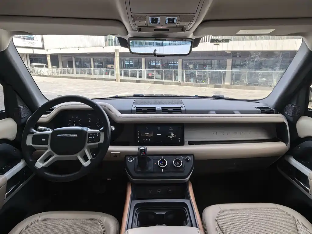 Land Rover Defender — миниатюра 9