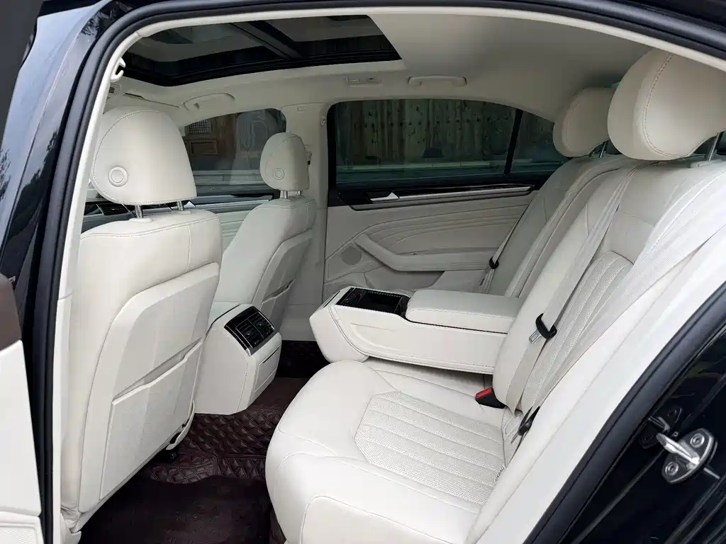 Volkswagen Phideon — миниатюра 9