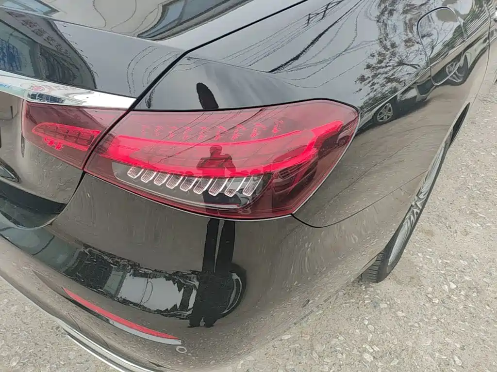 Mercedes-Benz E-Class — миниатюра 8