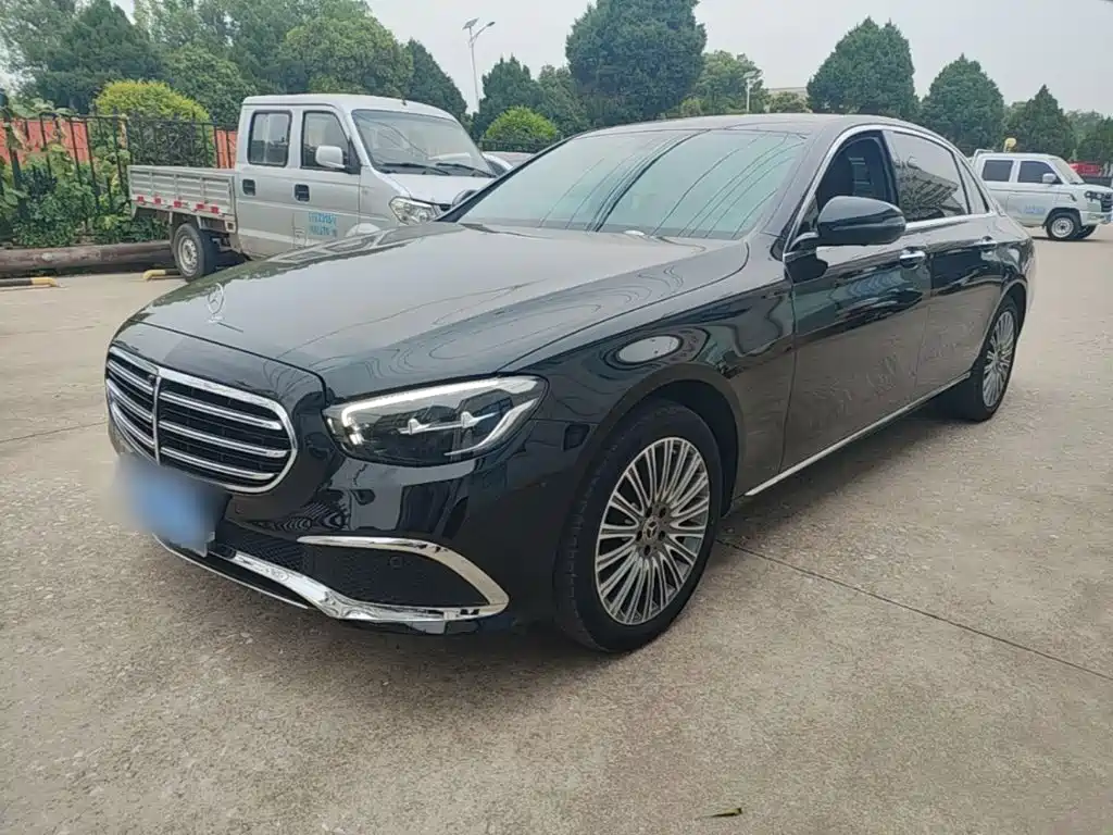 Mercedes-Benz E-Class — миниатюра 2