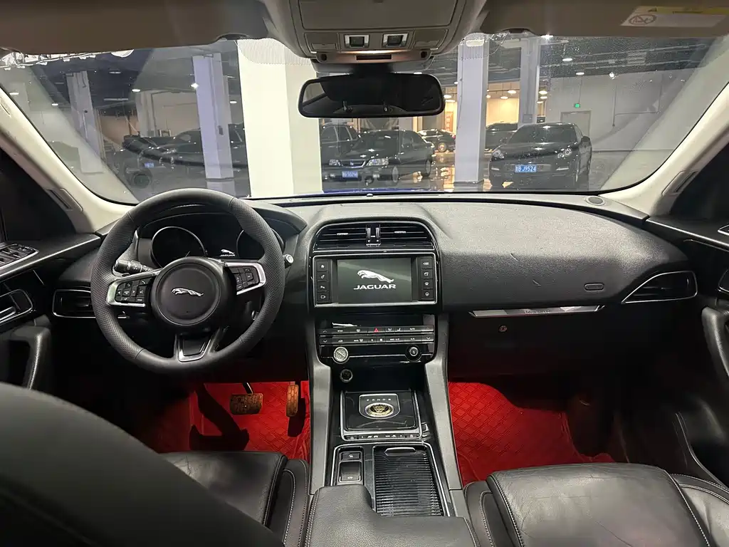 Jaguar F-Pace — фотографии объявления, Фото 10