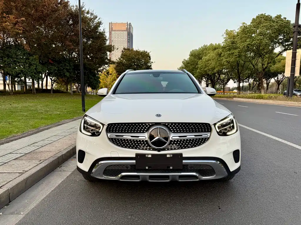 MERCEDES-BENZ GLC