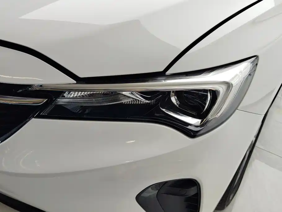 Buick Verano — миниатюра 5