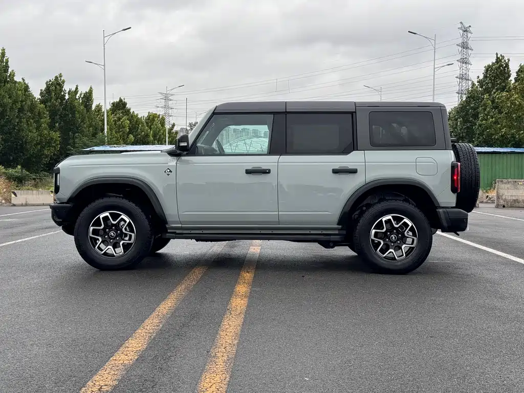 Ford Bronco — миниатюра 7