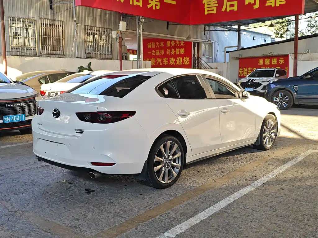 Mazda 3 Axela — миниатюра 8