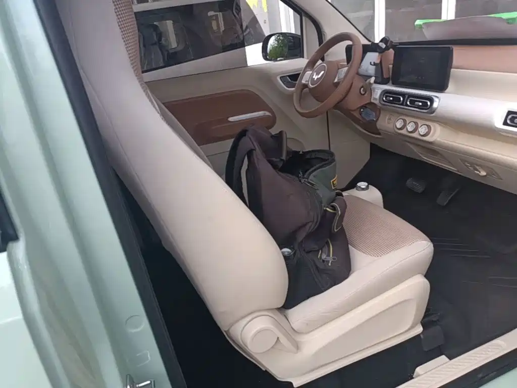 Wuling MINIEV — миниатюра 25