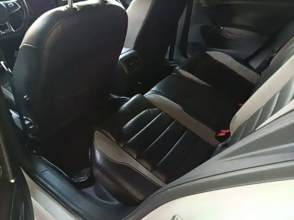 Volkswagen Golf — миниатюра 17