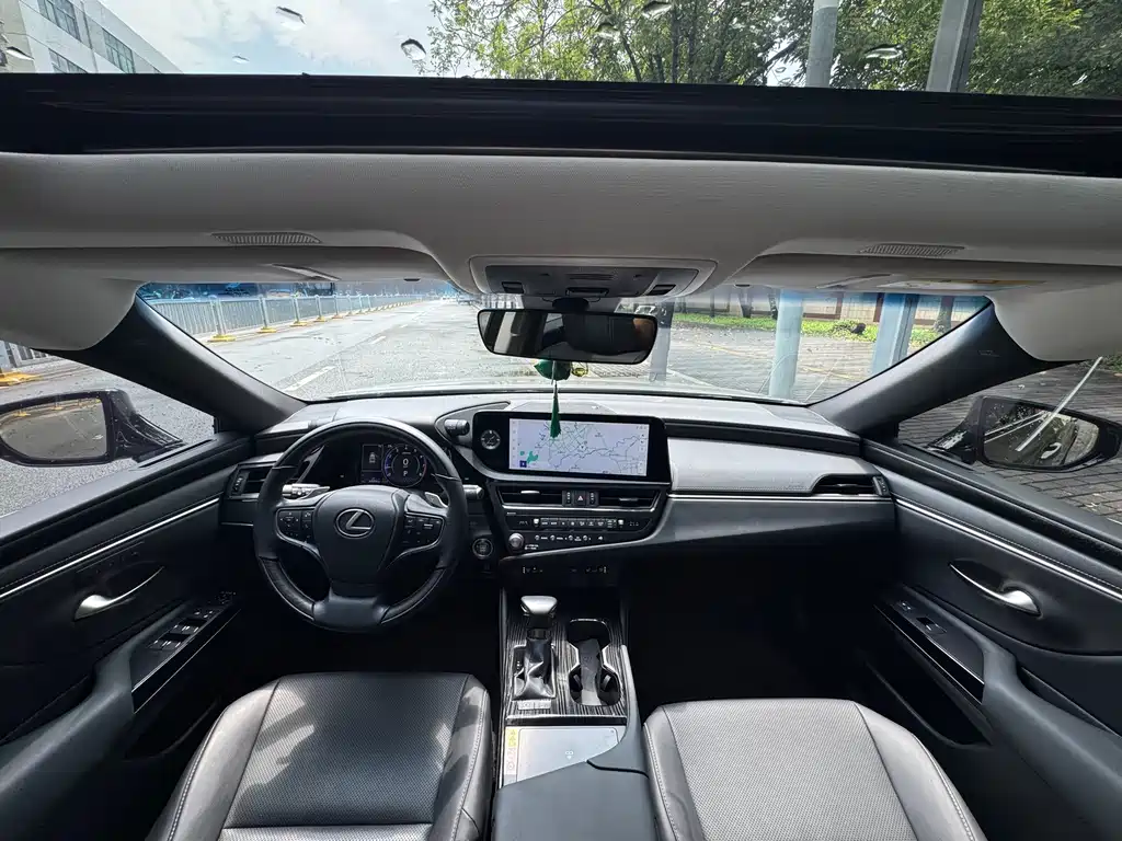 Lexus ES — миниатюра 4