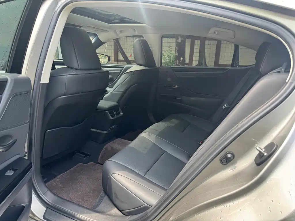 Lexus ES — миниатюра 6