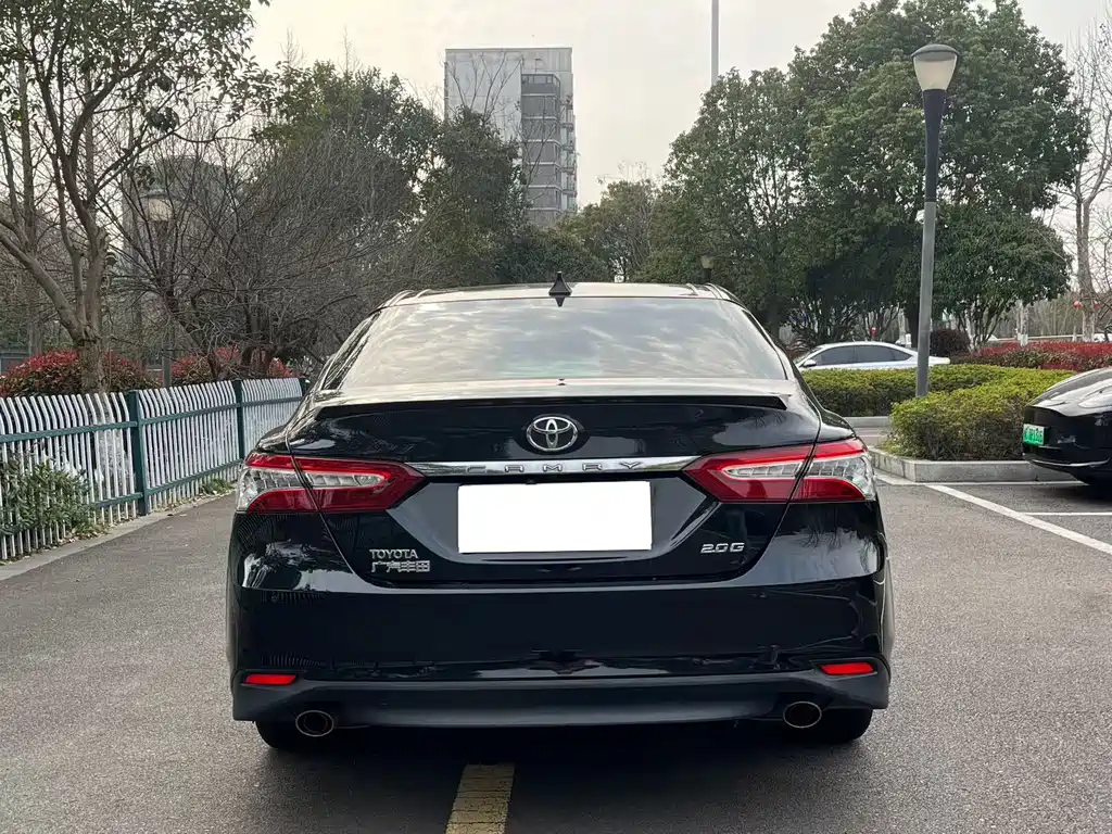 TOYOTA CAMRY