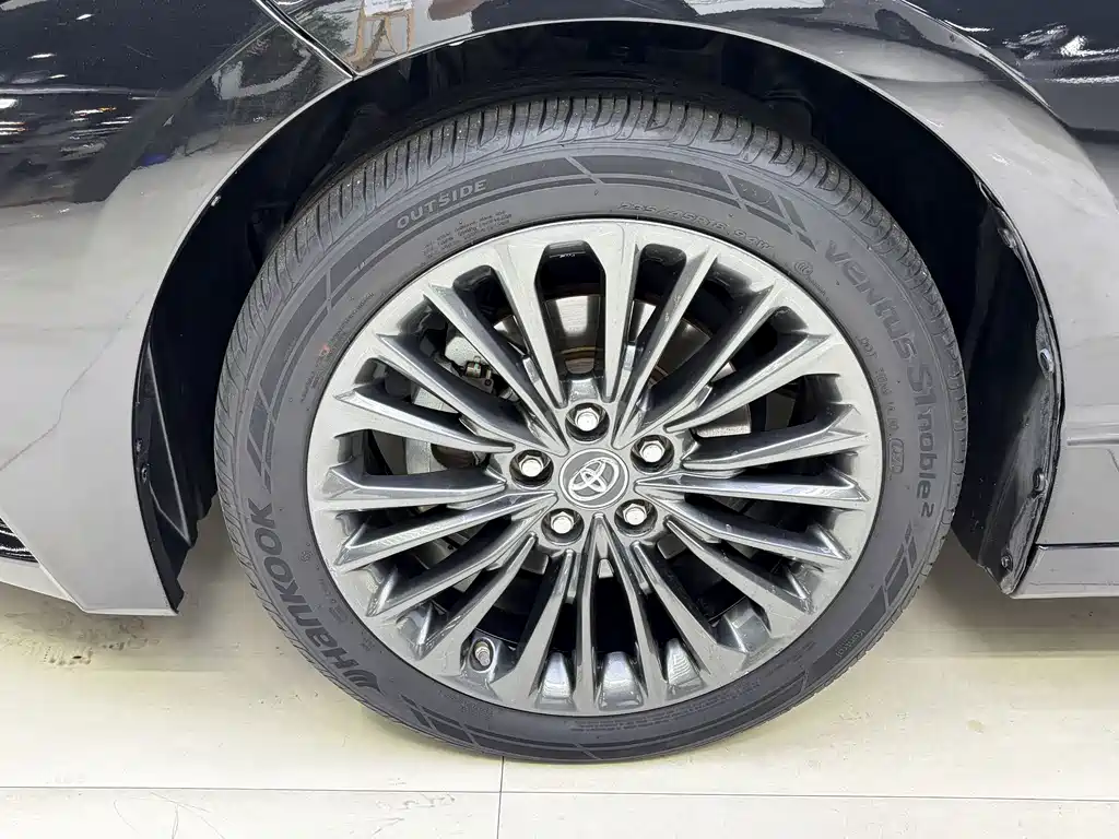 Toyota Avalon — миниатюра 12