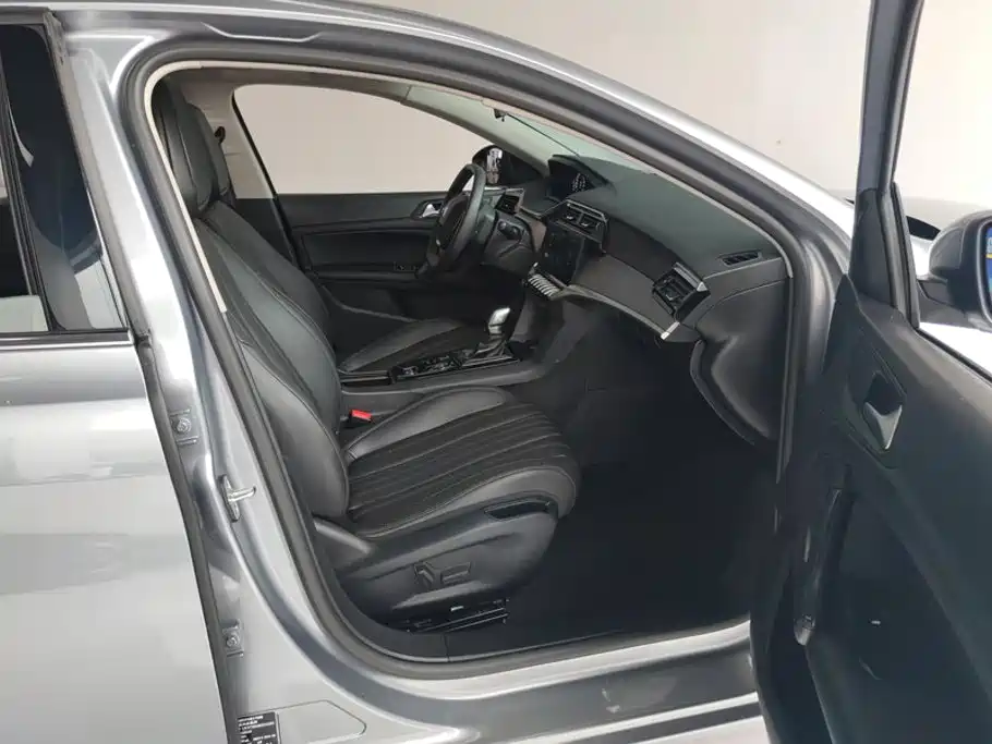 Peugeot 408 — миниатюра 8