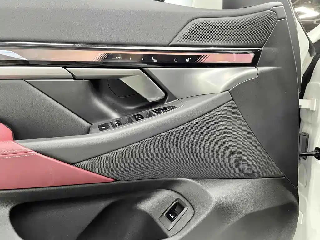 BMW 5 Series — миниатюра 16