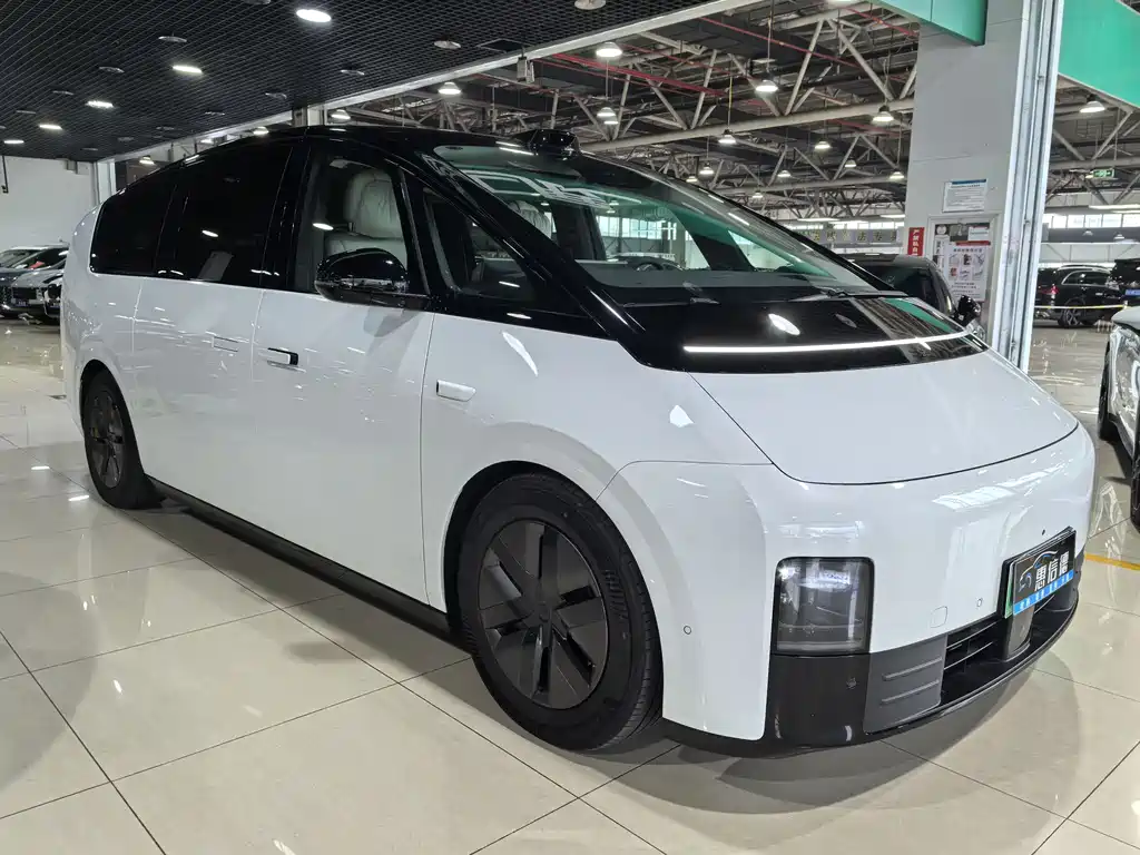 Li Auto MEGA 2024 Ultra