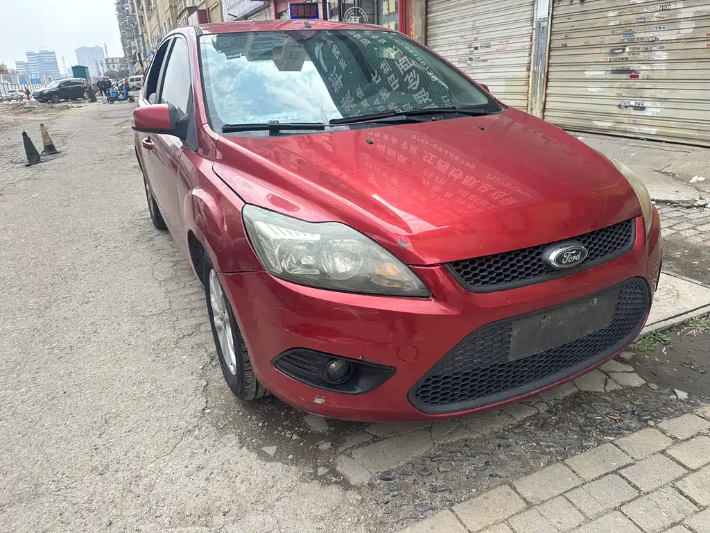 Ford Focus Hatchback Classic 1.8L Auto Basic Type, фото 2
