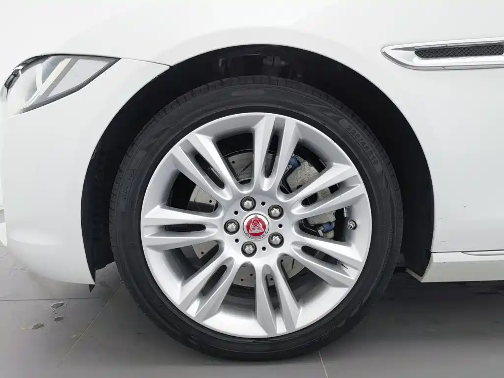 Jaguar XEL — миниатюра 17