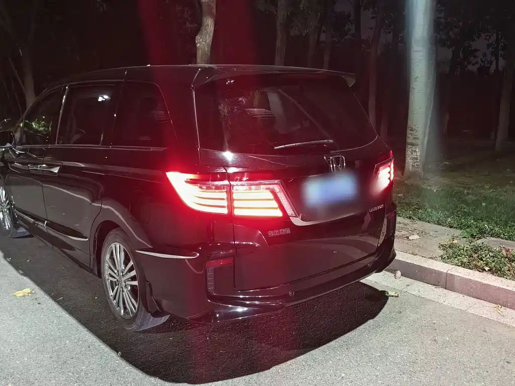 Honda Elysion — миниатюра 9