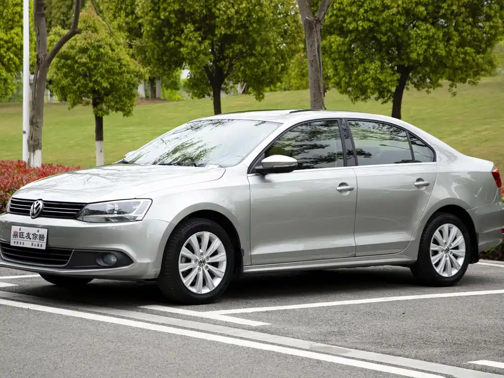 Volkswagen Sagitar 2014