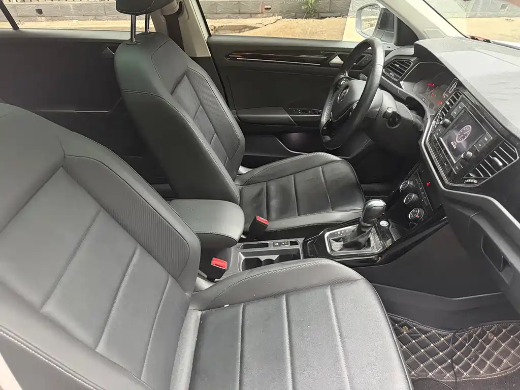 Volkswagen T-Roc — миниатюра 18
