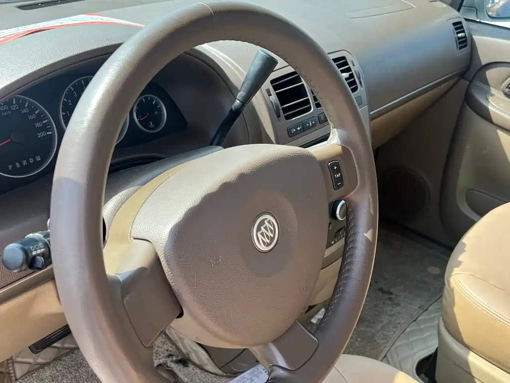 Buick GL8 2013 2.4L Comfort