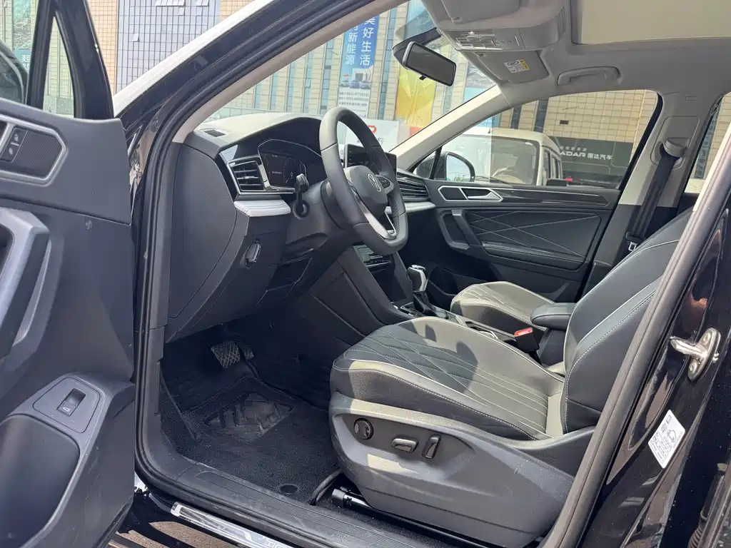 Volkswagen Tiguan L L 2024 300TSI AT