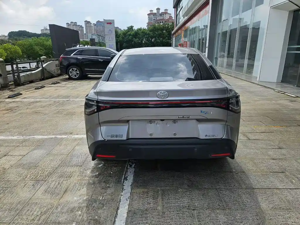 Toyota bZ3 — миниатюра 6